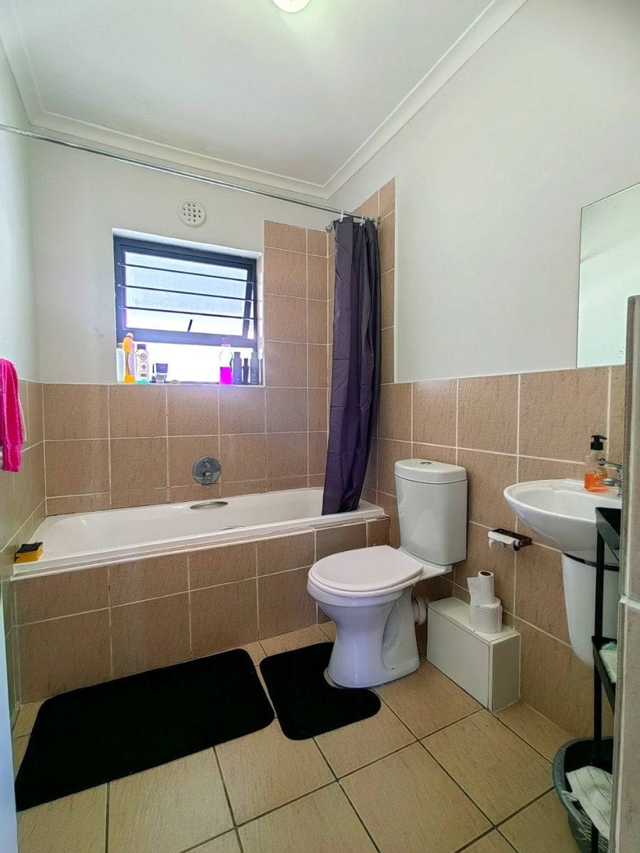 2 Bedroom Property for Sale in Parklands Western Cape